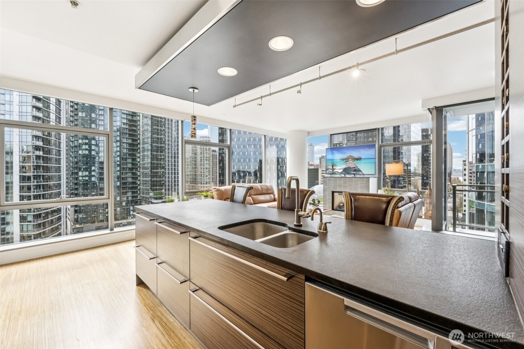 820 Blanchard Street #1507, Seattle, WA 98121-2656