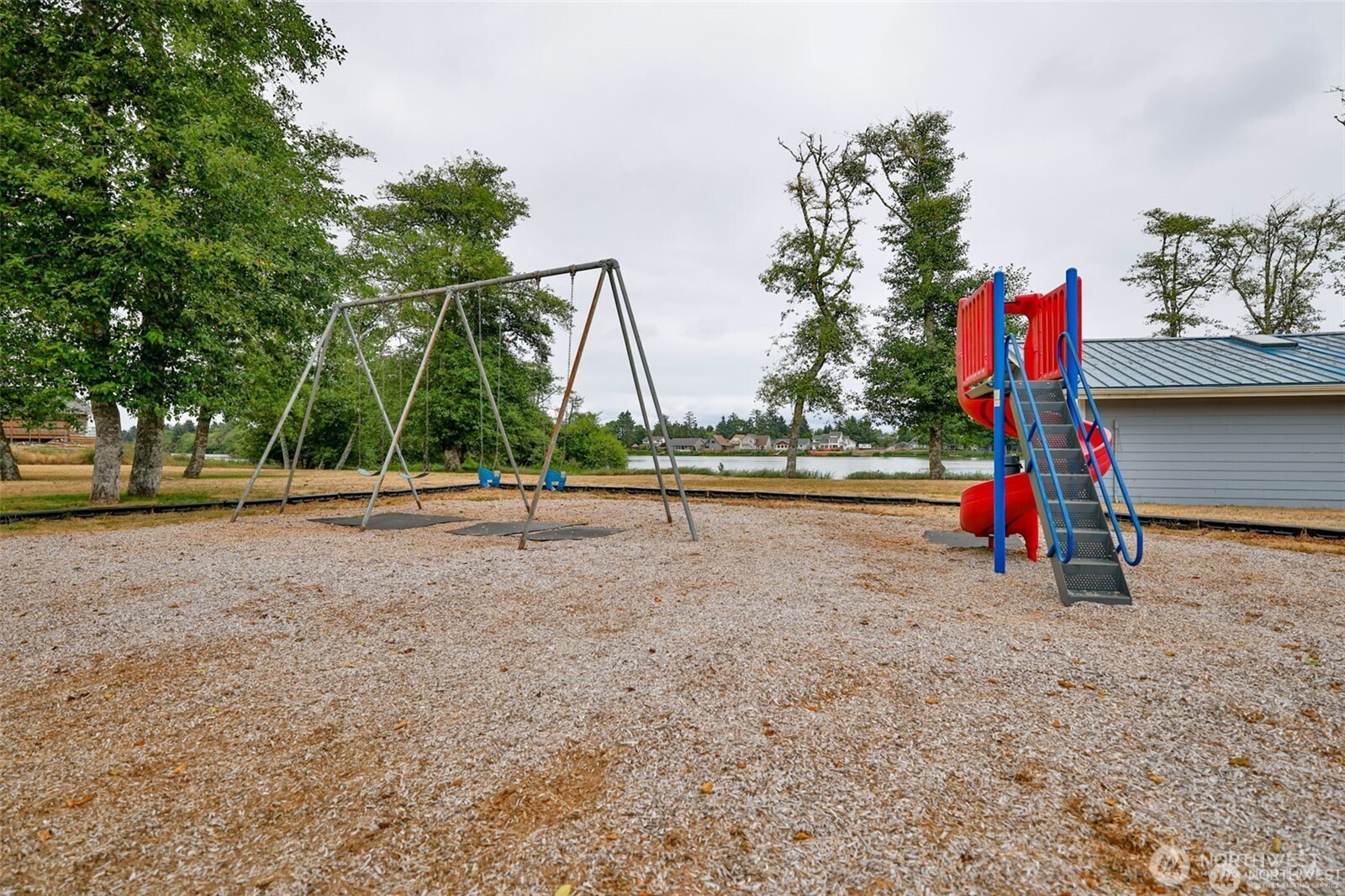 733 Wood Duck Avenue SE, Ocean Shores, WA 98569