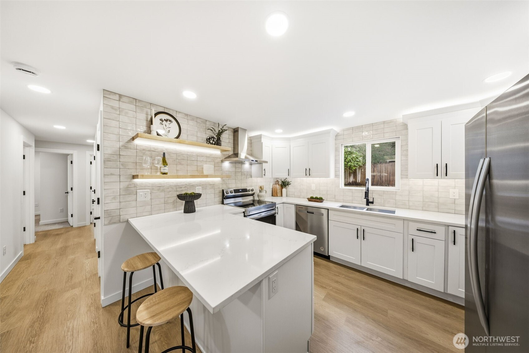 24212 SE 223rd Street , Maple Valley, WA 98038