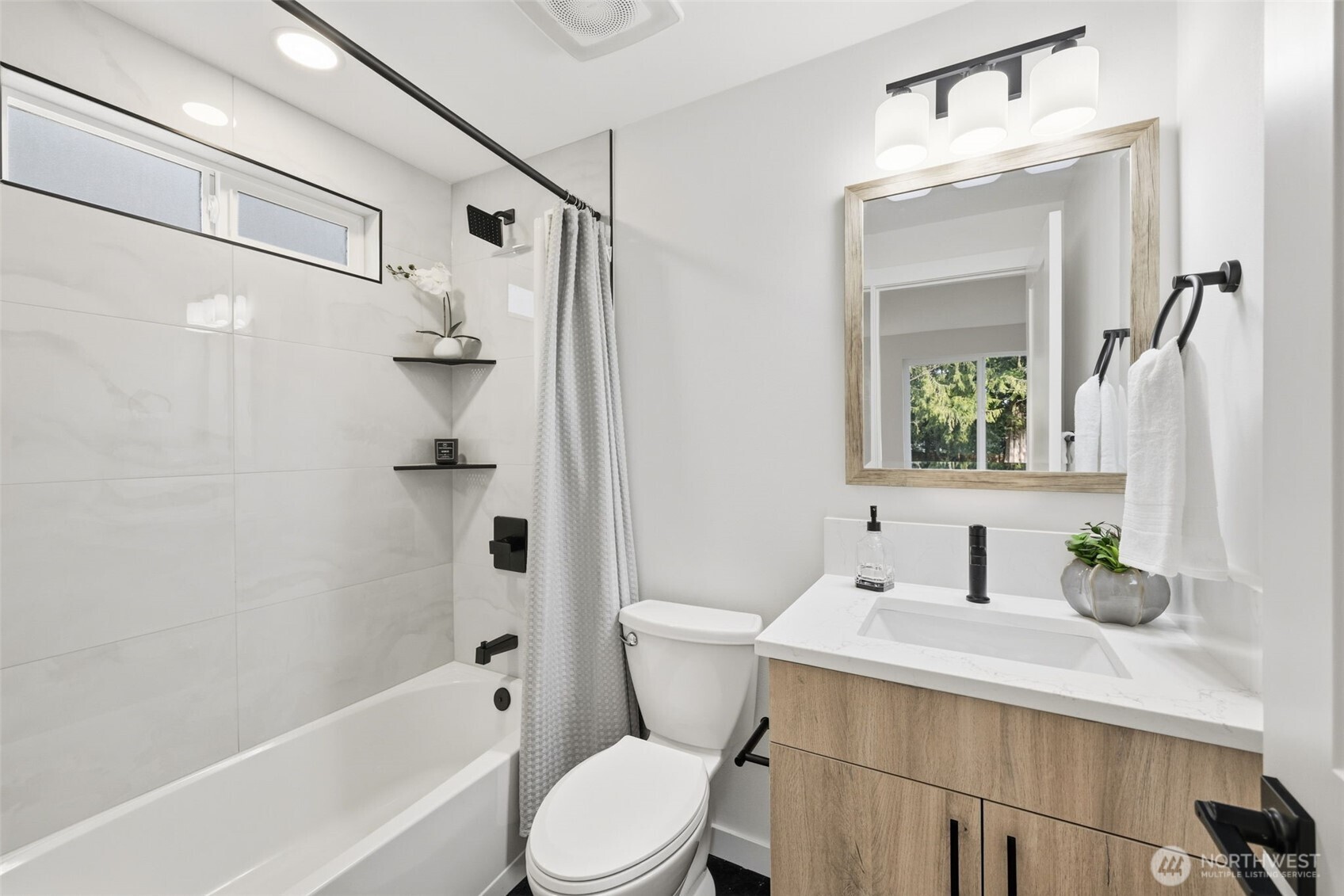 24212 SE 223rd Street , Maple Valley, WA 98038