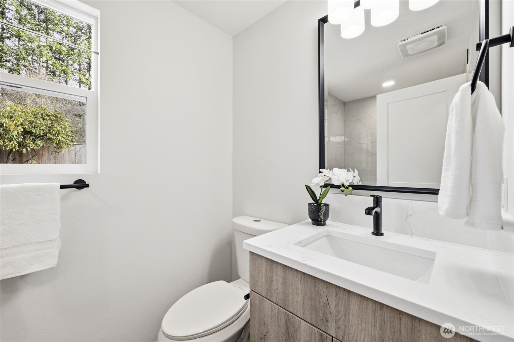 24212 SE 223rd Street , Maple Valley, WA 98038