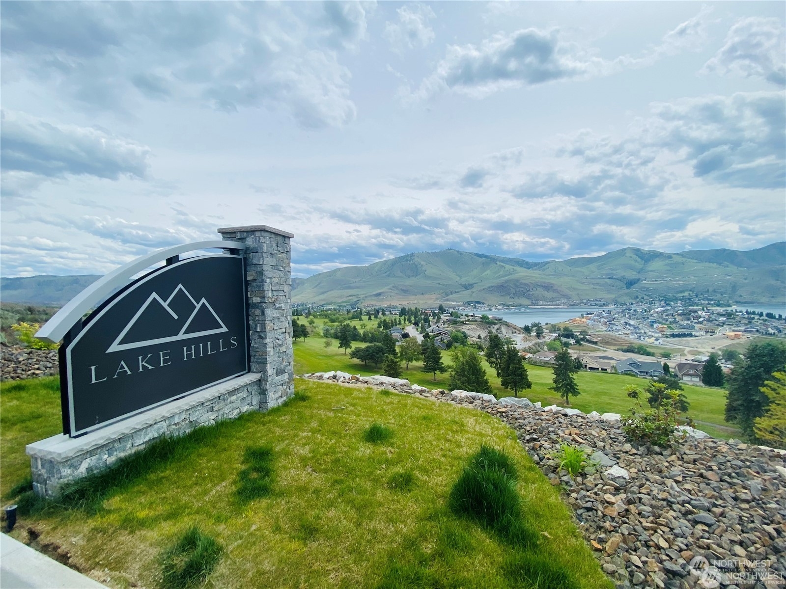 901 Long Drive , Chelan, WA 98816