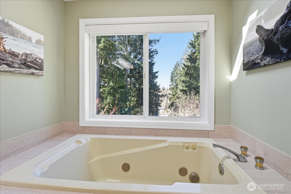 17035 136th Place SE, Renton, WA 98058