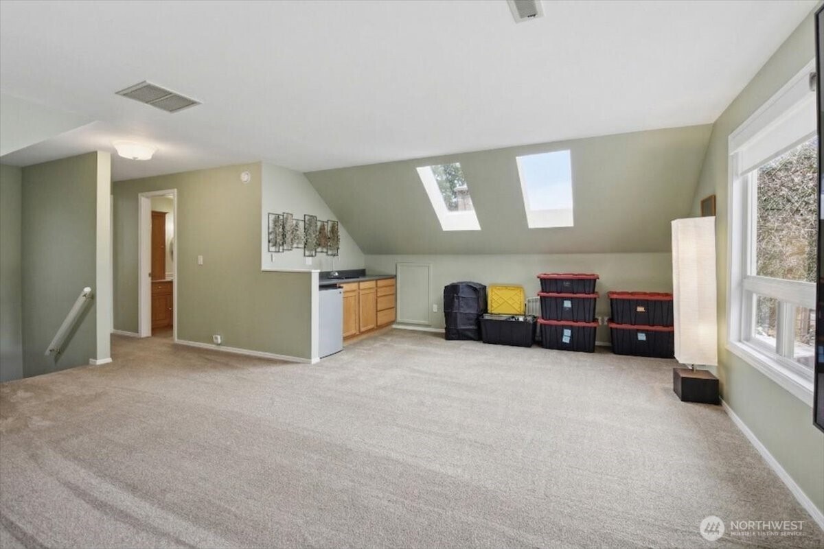 17035 136th Place SE, Renton, WA 98058