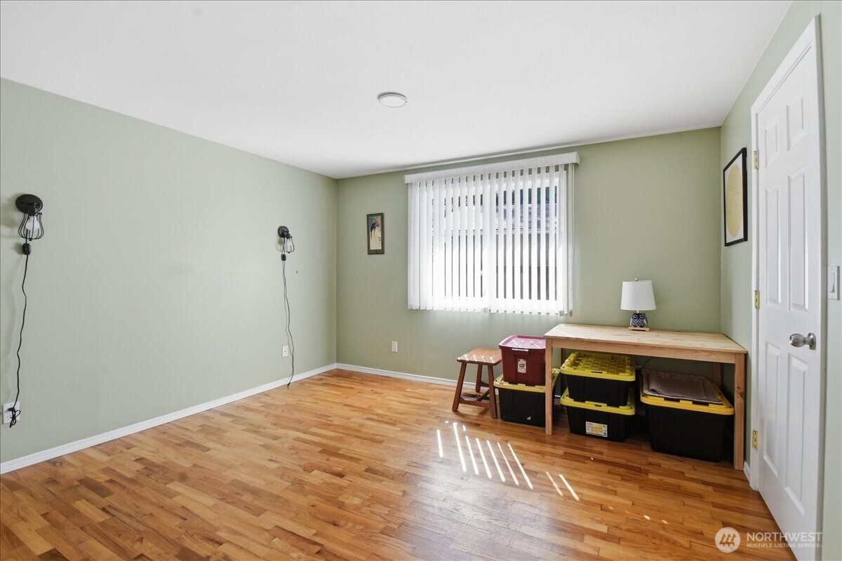 17035 136th Place SE, Renton, WA 98058