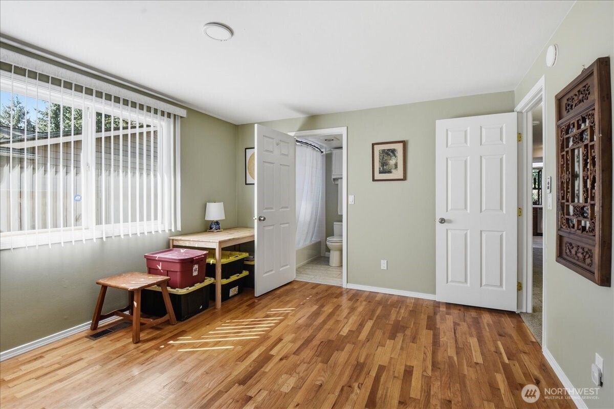 17035 136th Place SE, Renton, WA 98058