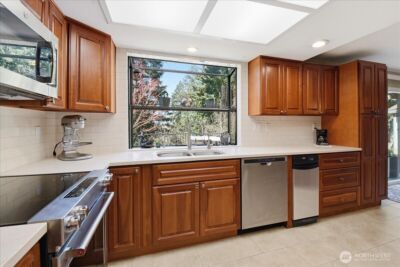 17035 136th Place SE, Renton, WA 98058 - Photo 6