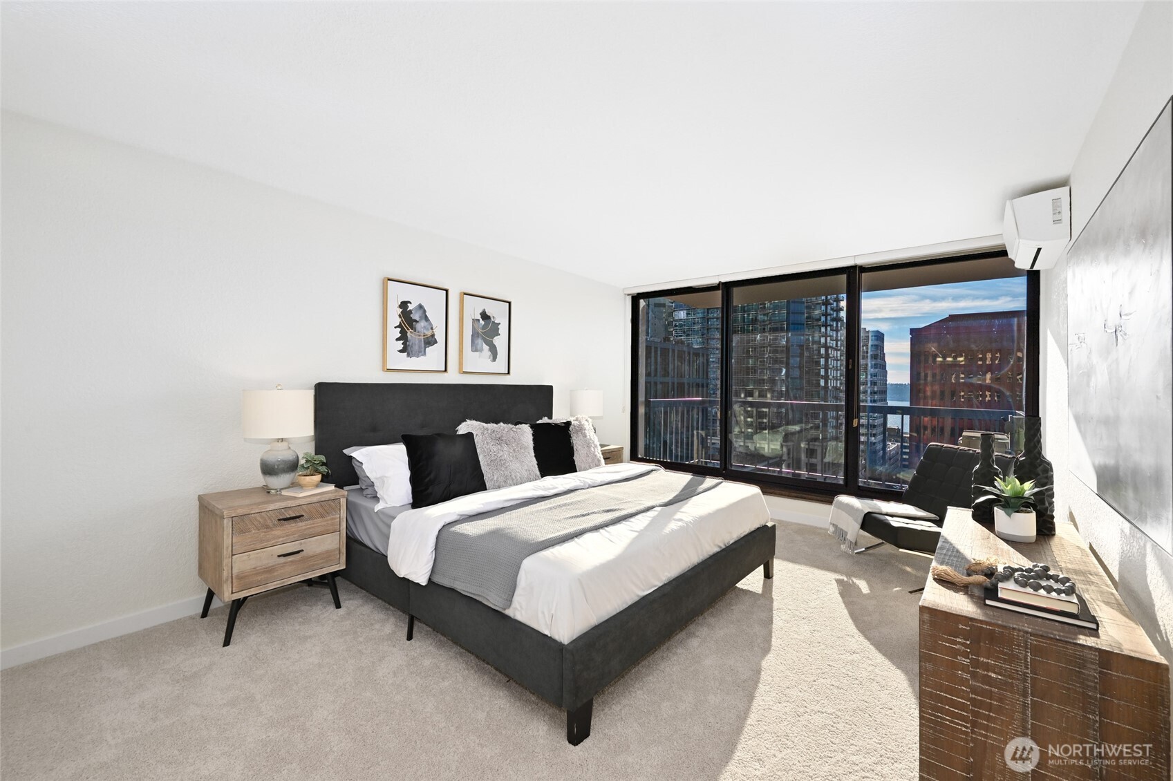 2100 3rd Avenue #1502, Seattle, WA 98121-2355