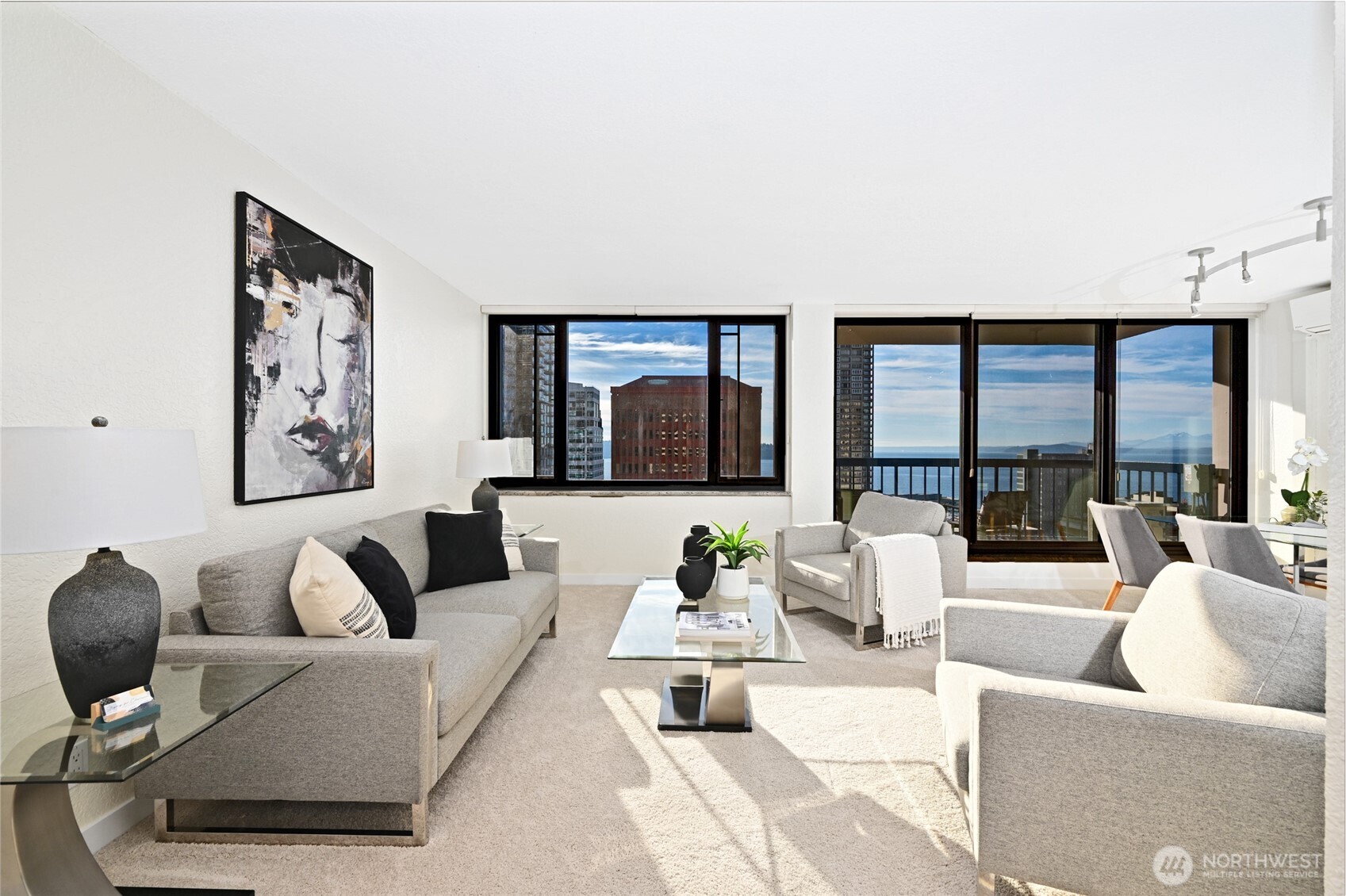 2100 3rd Avenue #1502, Seattle, WA 98121-2355