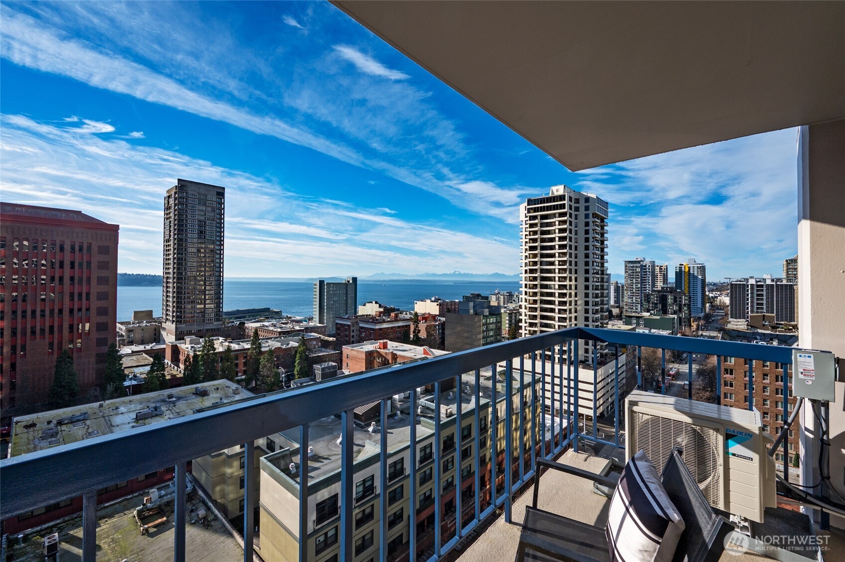 2100 3rd Avenue #1502, Seattle, WA 98121-2355