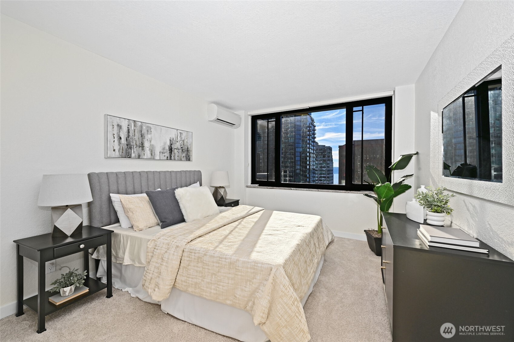 2100 3rd Avenue #1502, Seattle, WA 98121-2355