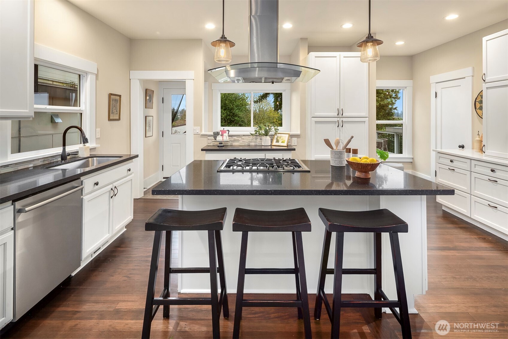 8016 17th Avenue NE, Seattle, WA 98115