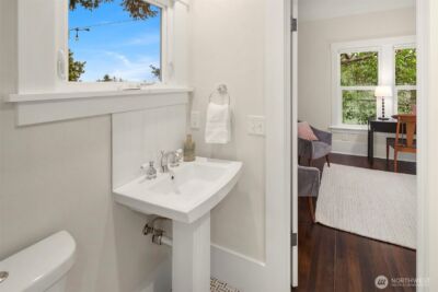 8016 17th Avenue NE, Seattle, WA 98115 - Photo 14