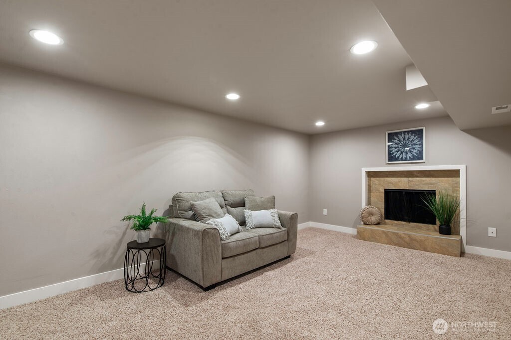 18331 38th Avenue S, SeaTac, WA 98188