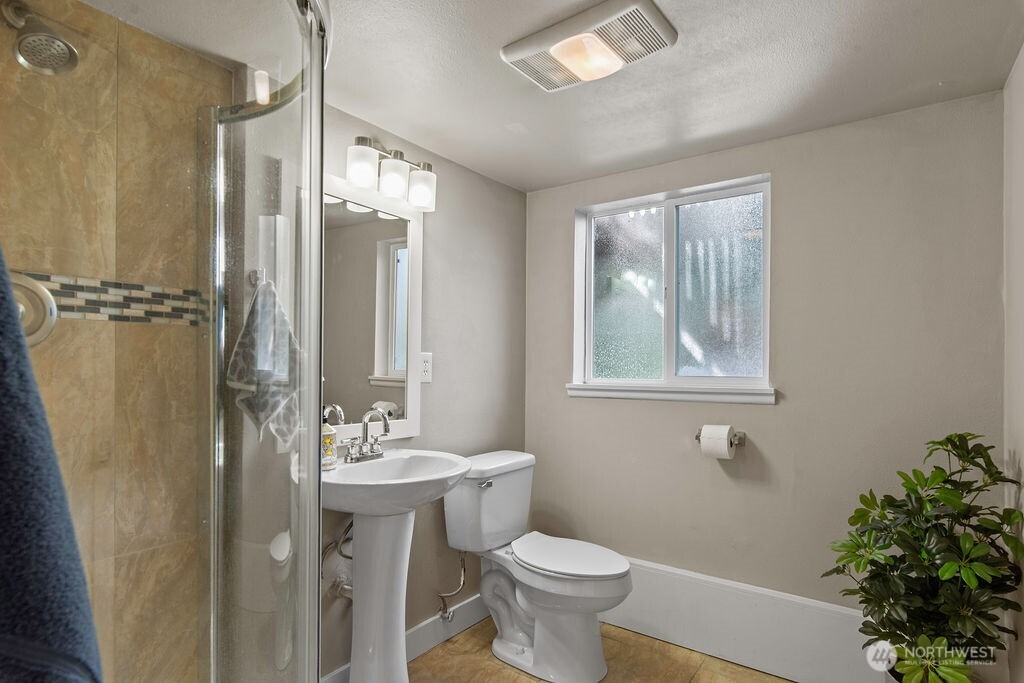 18331 38th Avenue S, SeaTac, WA 98188