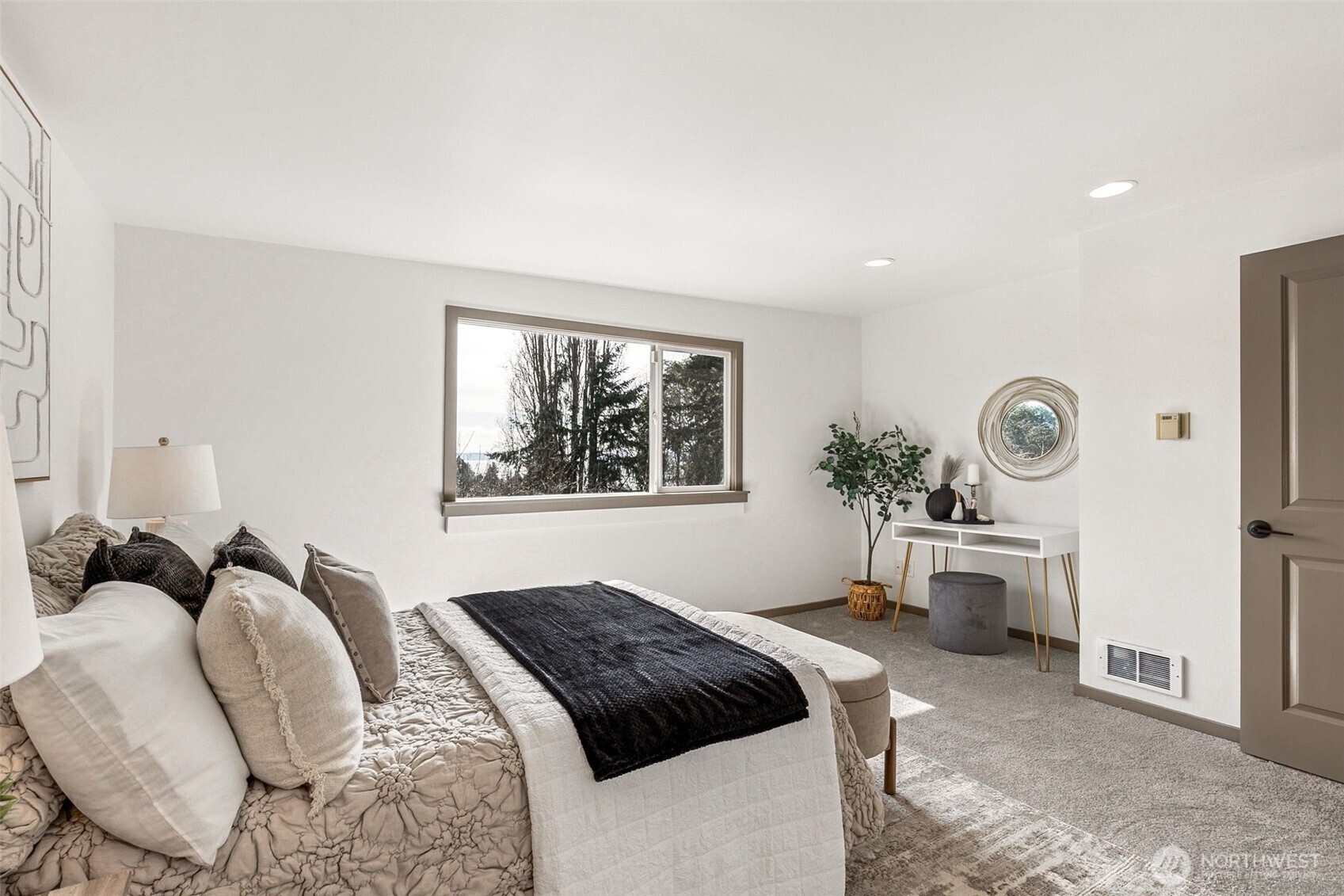 17220 Sylvester Road SW, Normandy Park, WA 98166