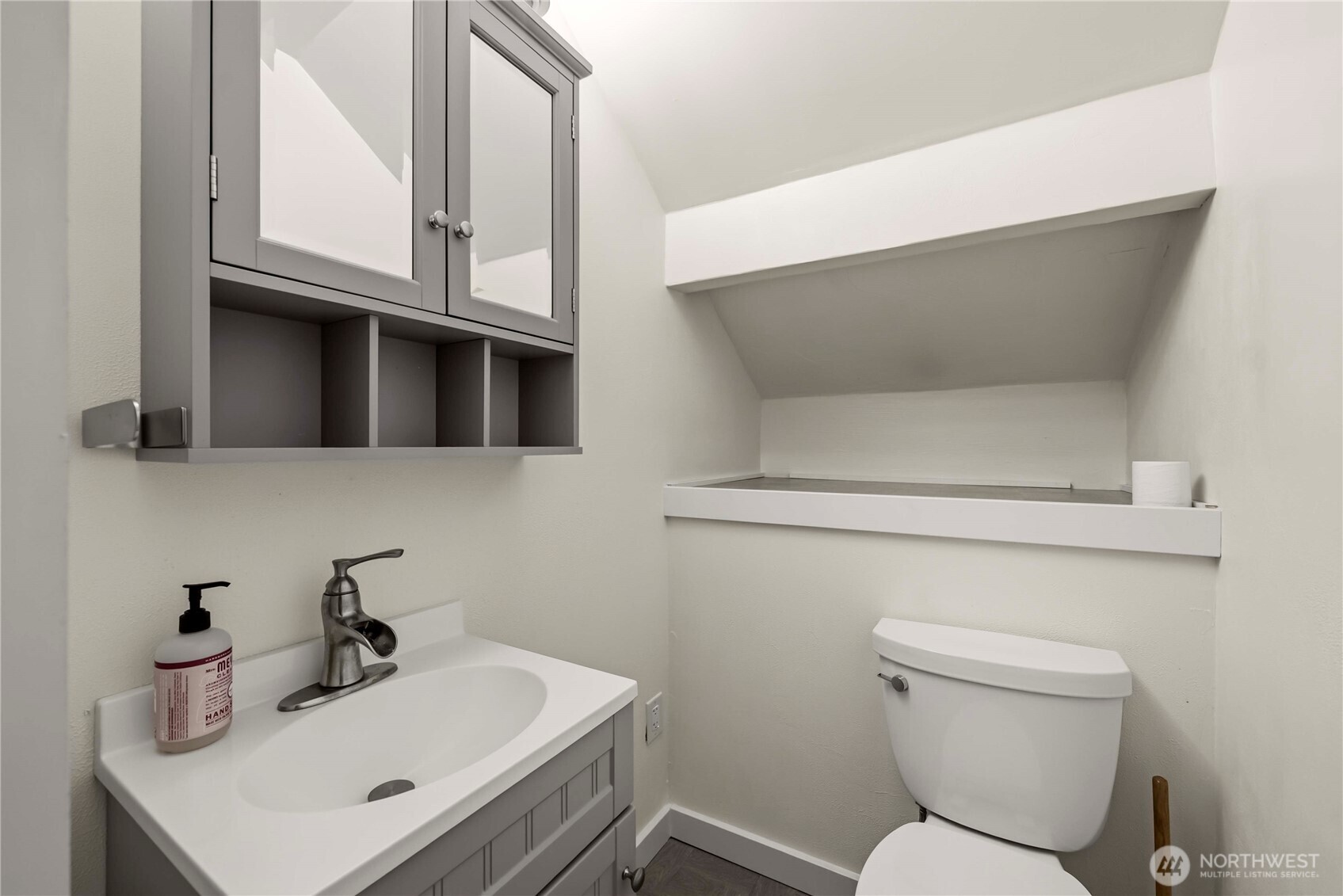 950 86th Street N, Seattle, WA 98103