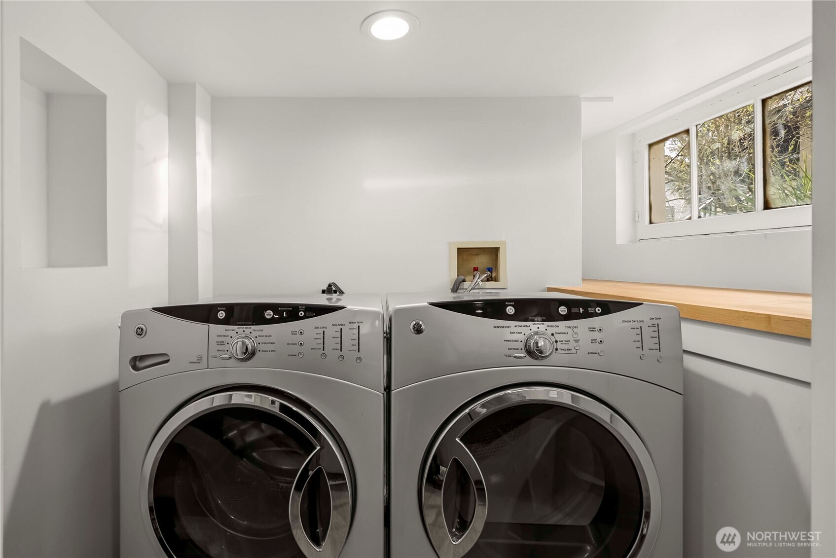 950 86th Street N, Seattle, WA 98103