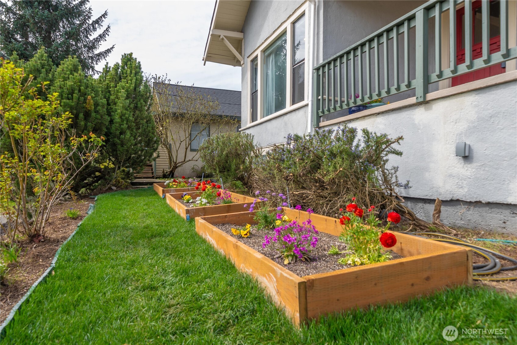 950 86th Street N, Seattle, WA 98103