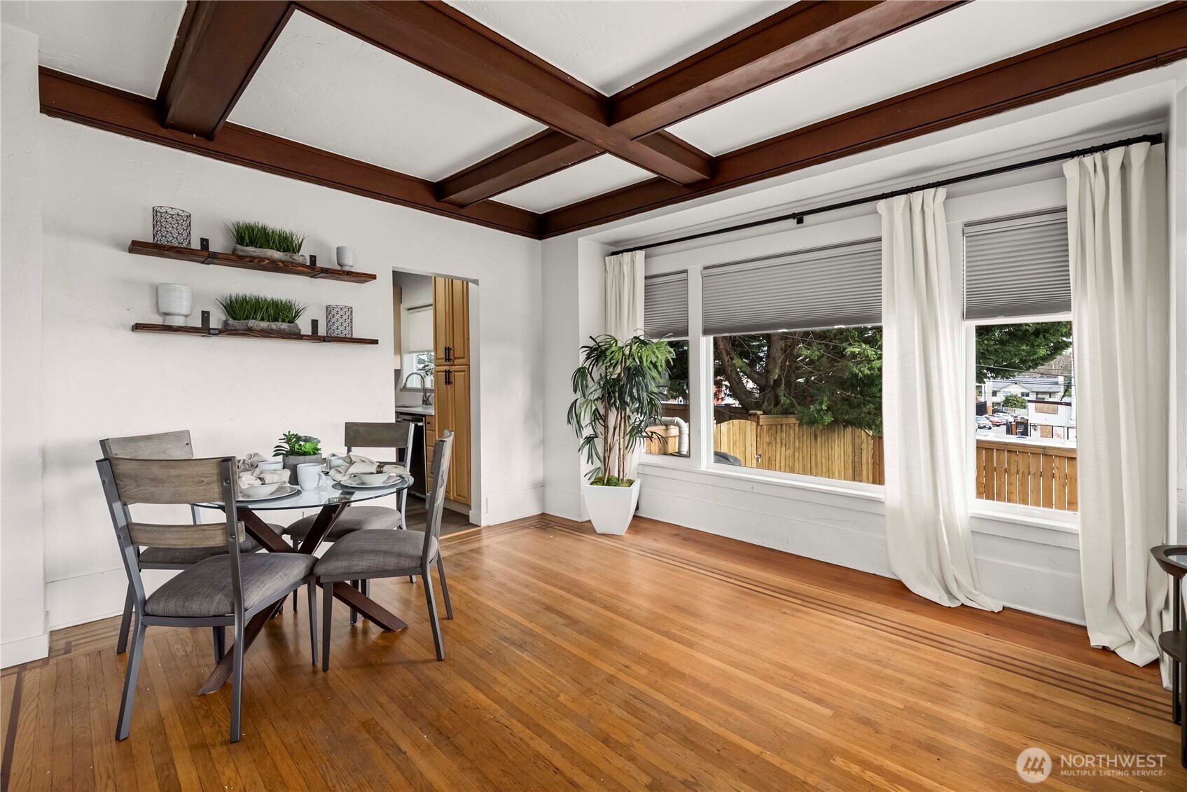 950 86th Street N, Seattle, WA 98103