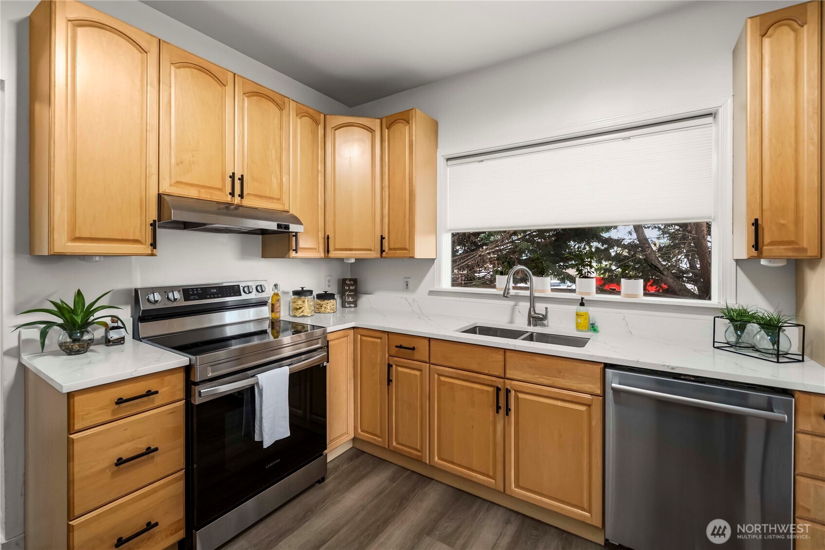 950 86th Street N, Seattle, WA 98103