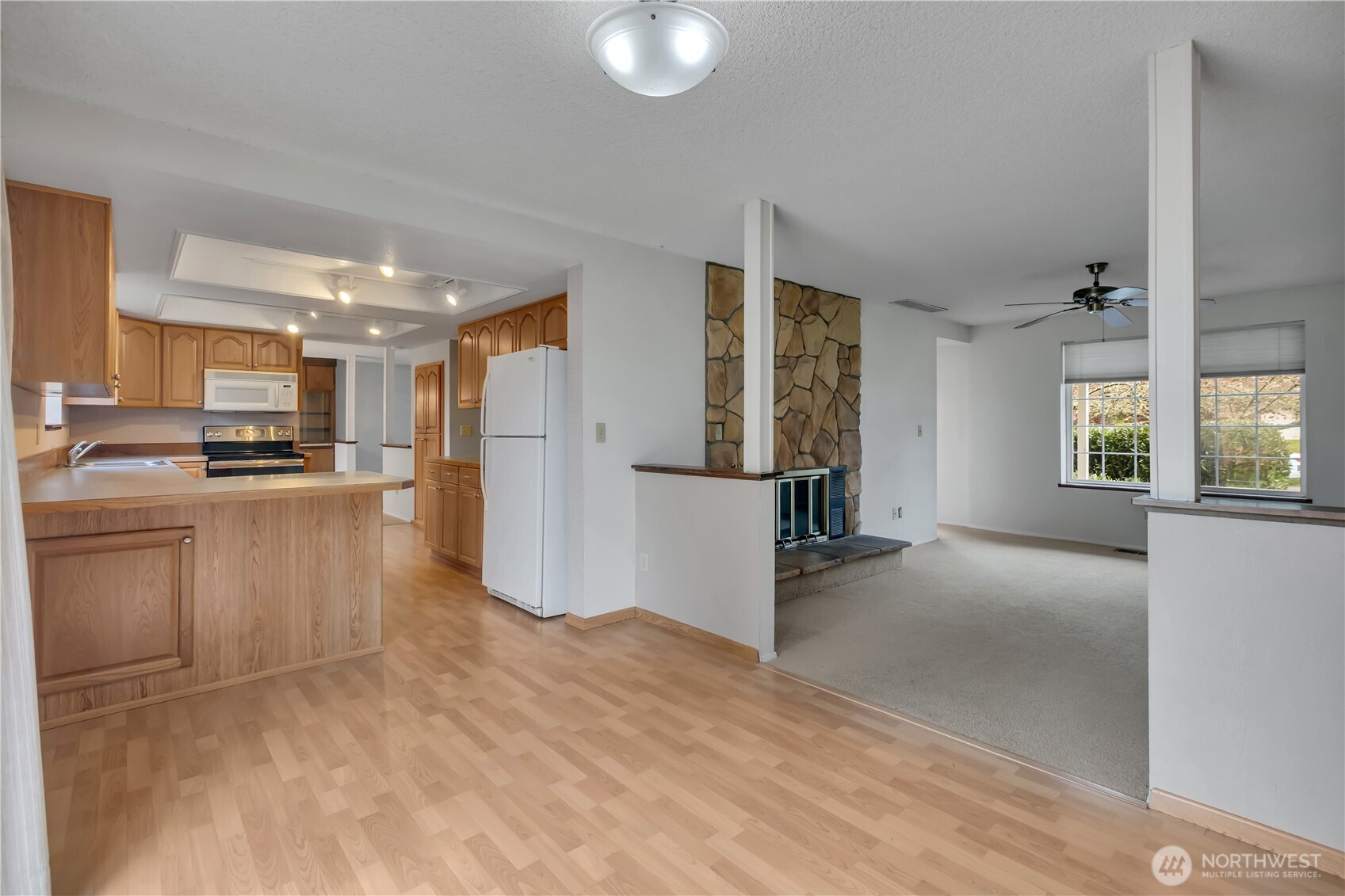 921 S 262nd Place , Des Moines, WA 98198