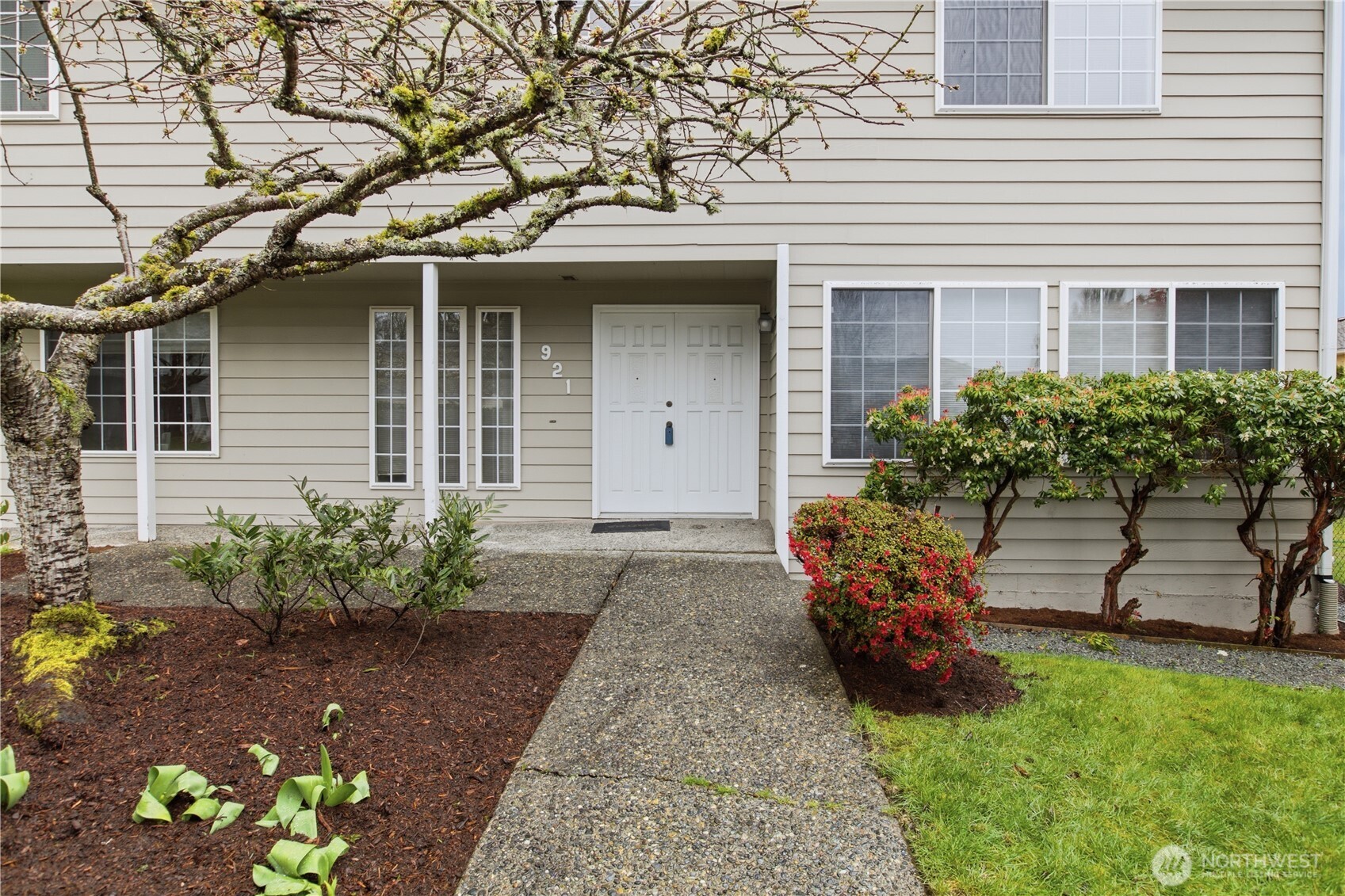 921 S 262nd Place , Des Moines, WA 98198