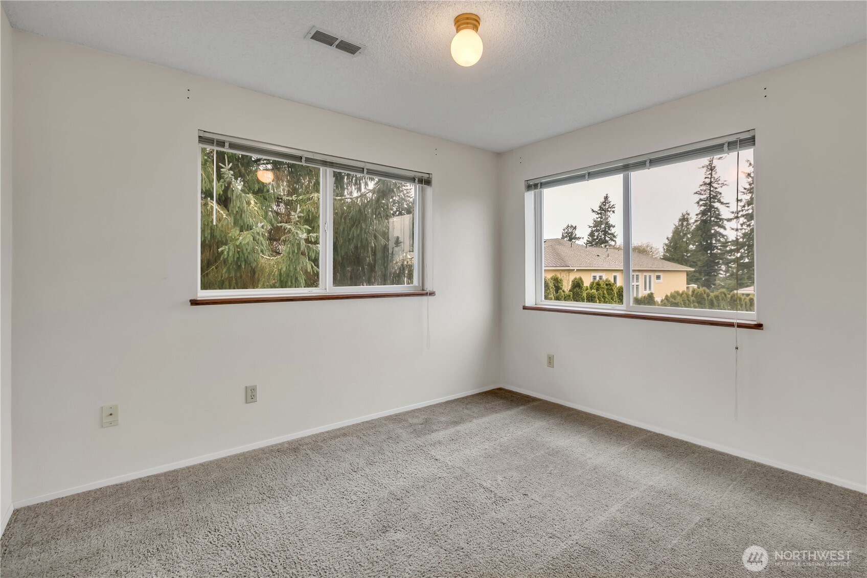 921 S 262nd Place , Des Moines, WA 98198