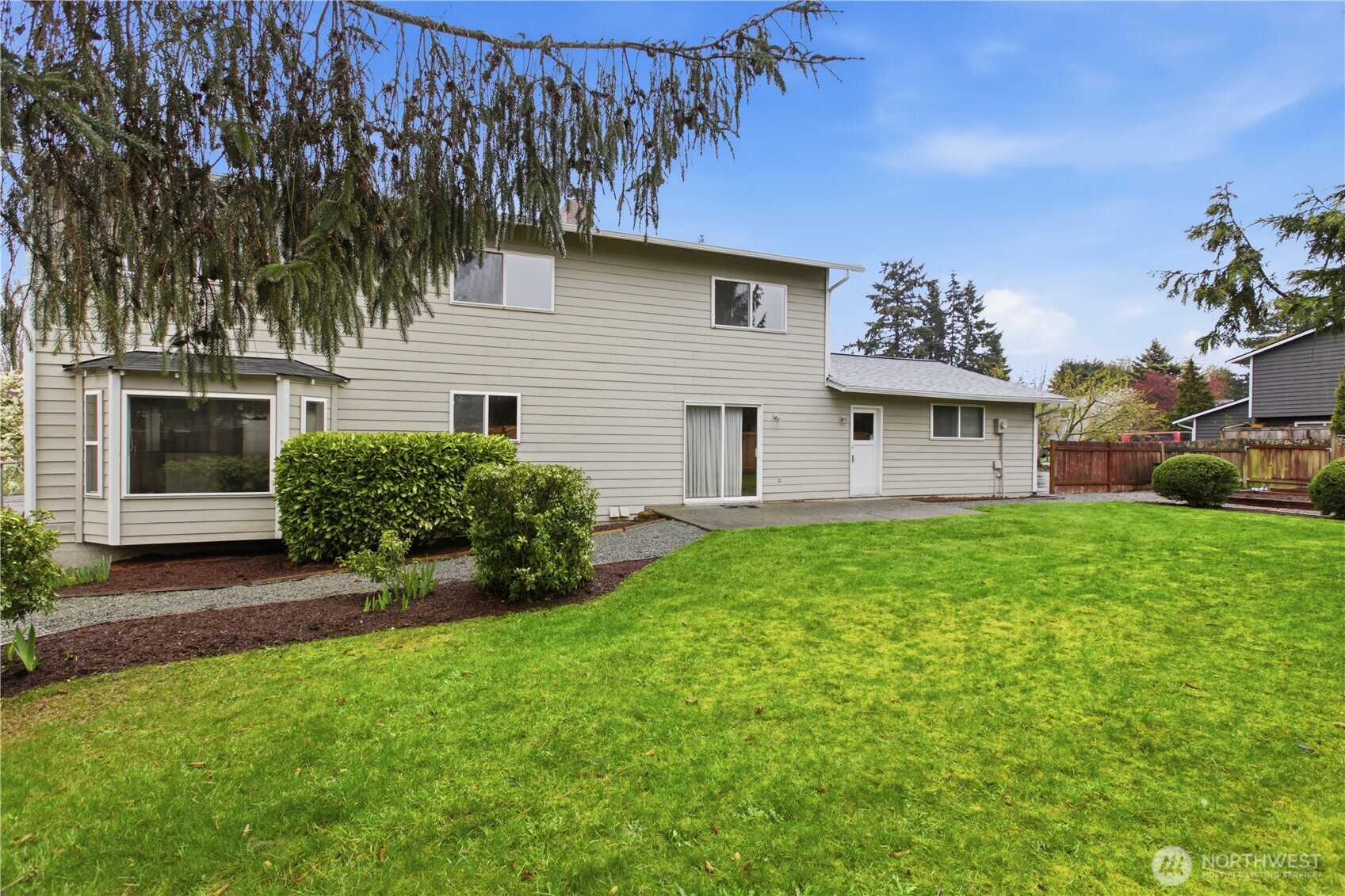 921 S 262nd Place , Des Moines, WA 98198