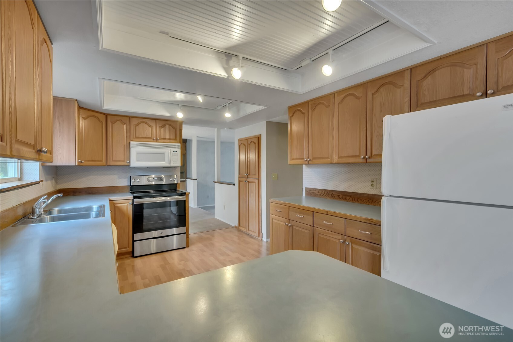 921 S 262nd Place , Des Moines, WA 98198