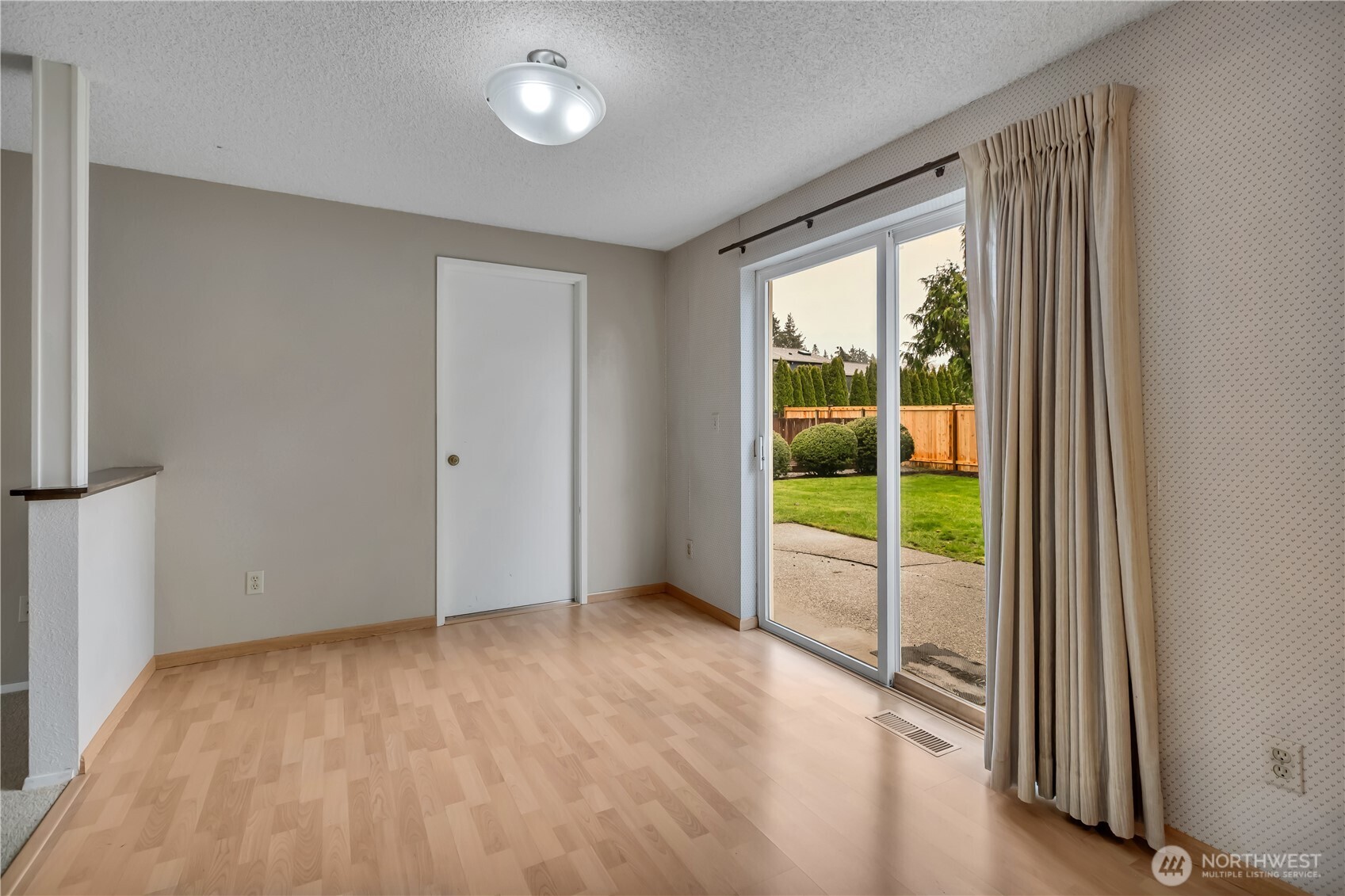 921 S 262nd Place , Des Moines, WA 98198
