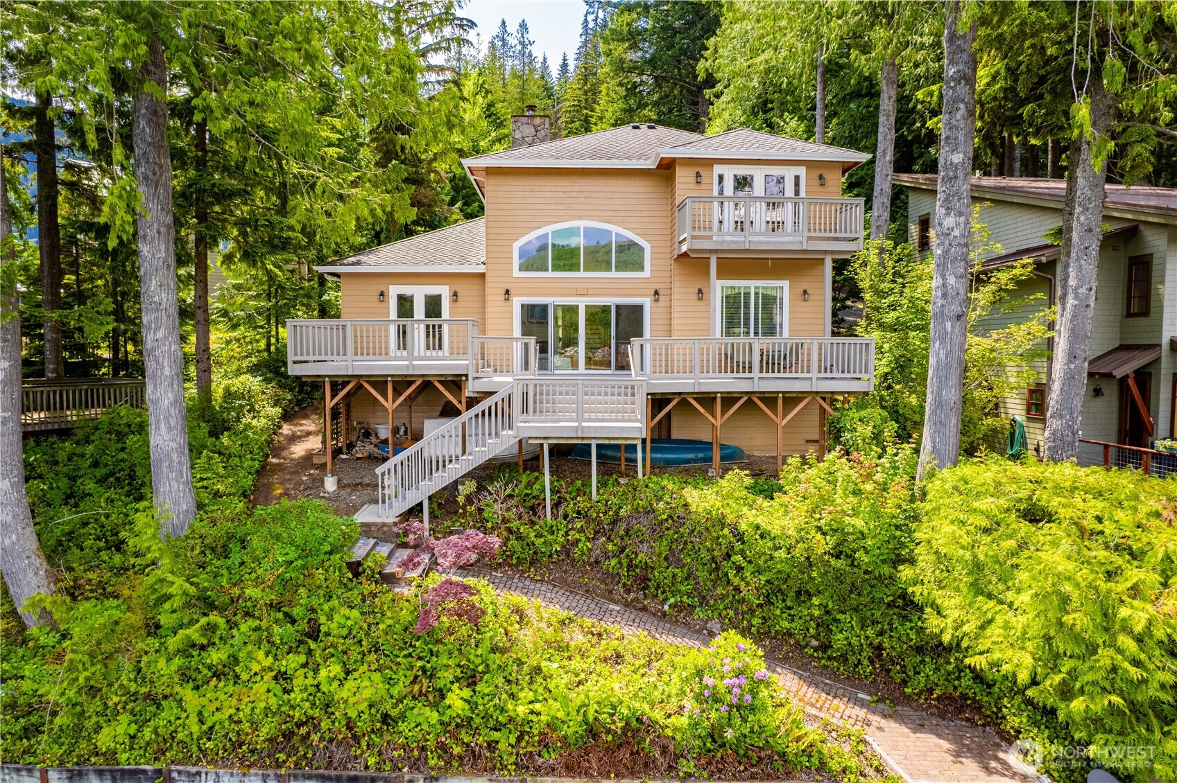 33571 Cliff Road , Mount Vernon, WA 98274