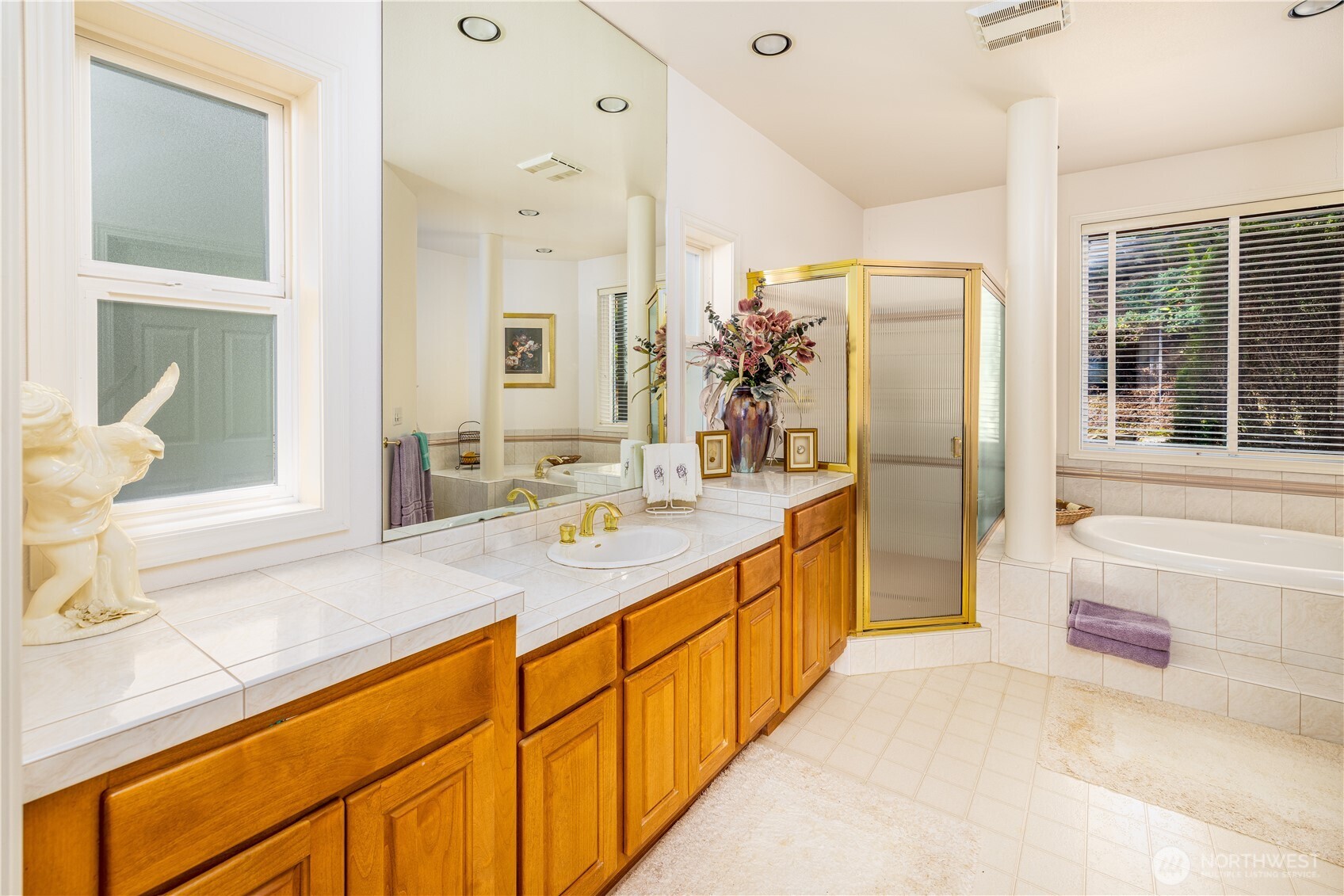 33571 Cliff Road , Mount Vernon, WA 98274