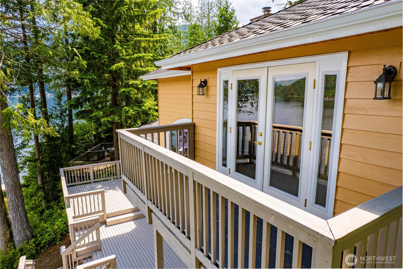 33571 Cliff Road , Mount Vernon, WA 98274