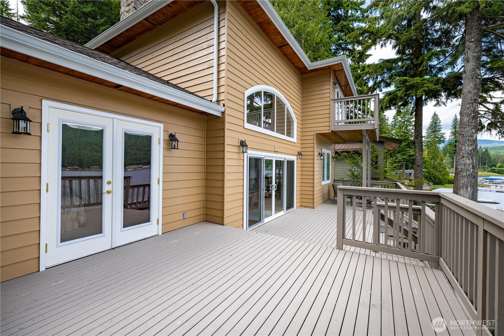 33571 Cliff Road , Mount Vernon, WA 98274