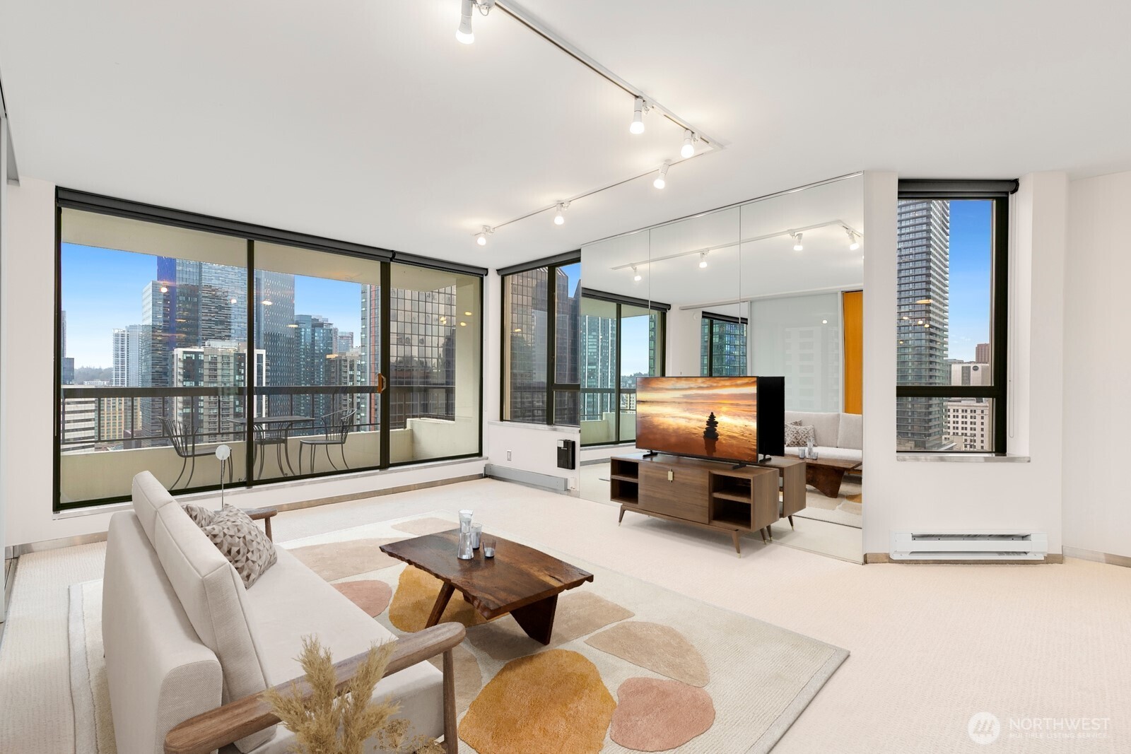 2201 3rd Avenue #2106, Seattle, WA 98121