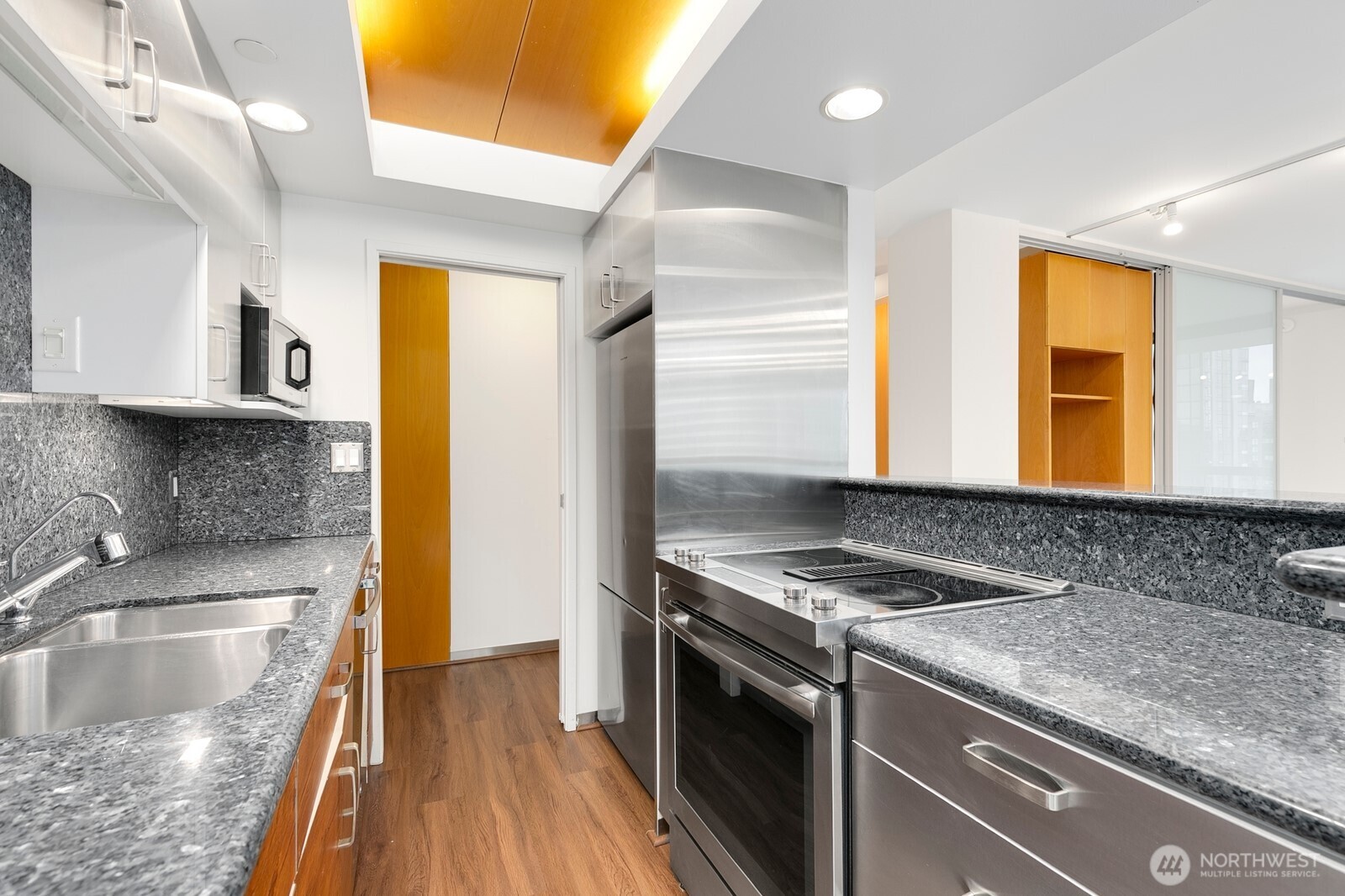 2201 3rd Avenue #2106, Seattle, WA 98121