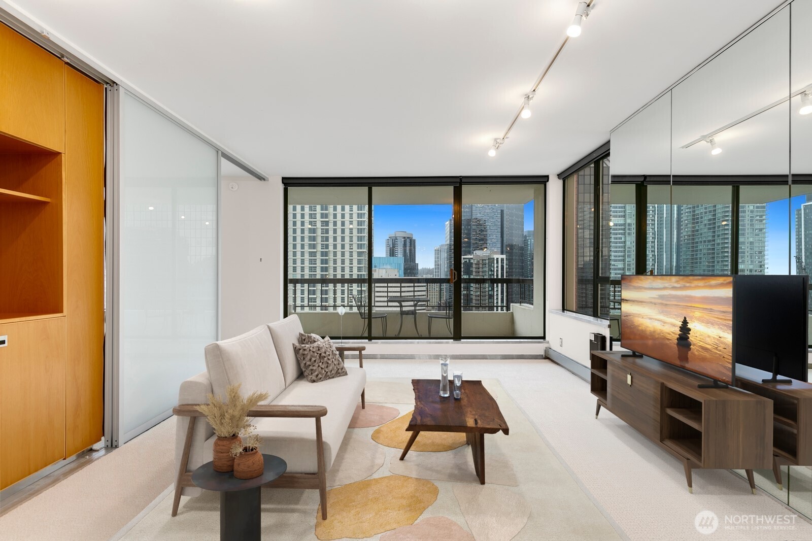 2201 3rd Avenue #2106, Seattle, WA 98121