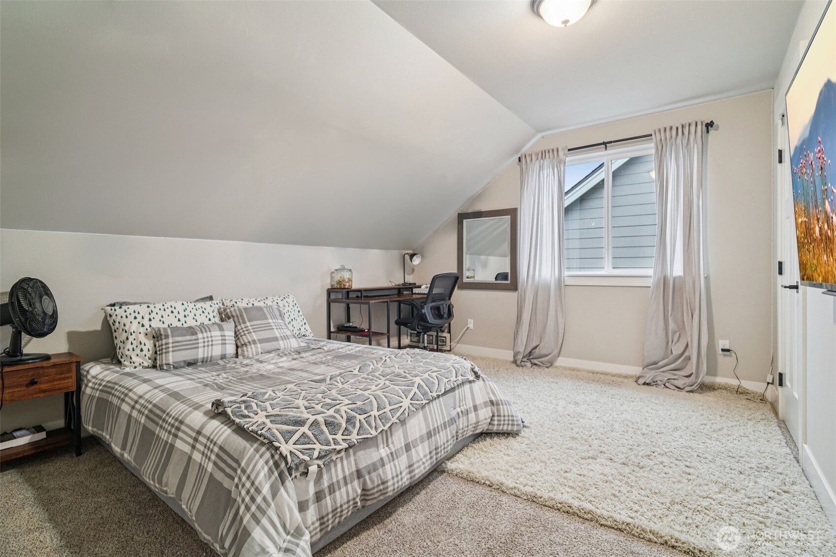 176 Love Drive , Enumclaw, WA 98022