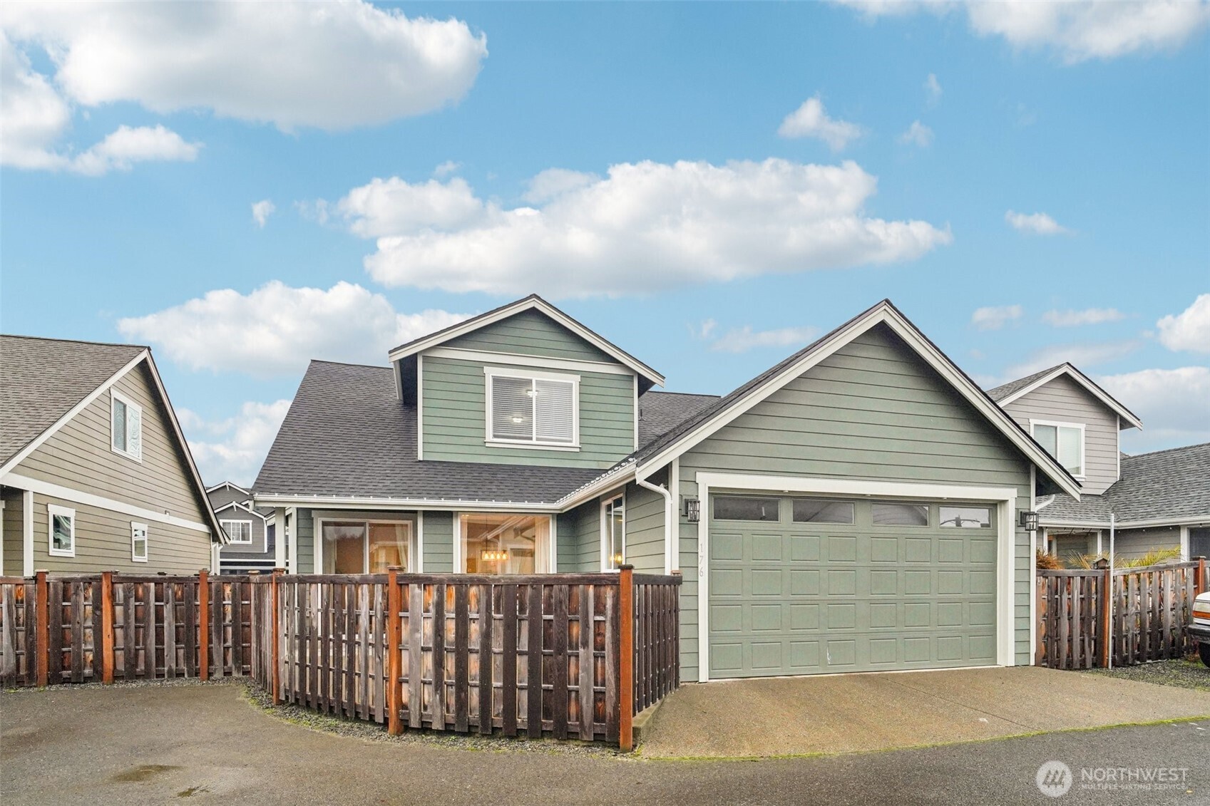 176 Love Drive , Enumclaw, WA 98022