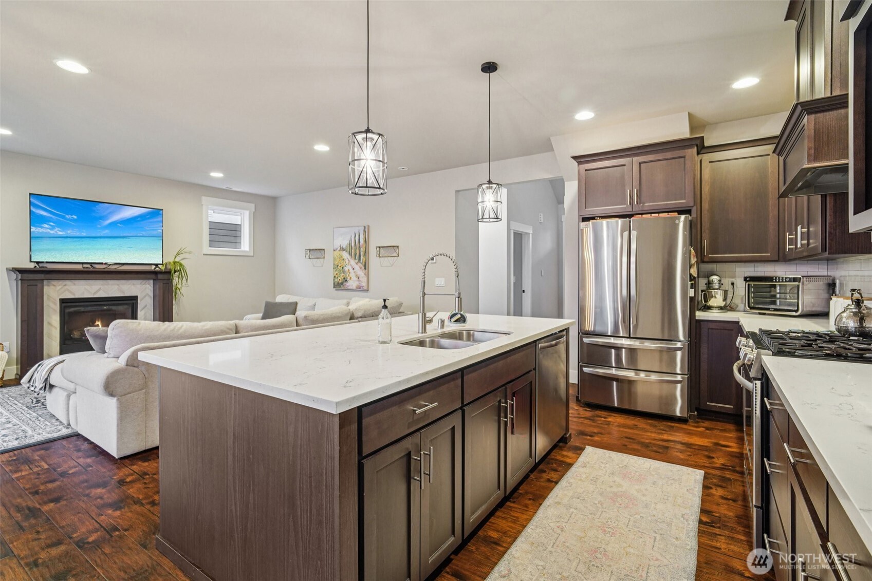 176 Love Drive , Enumclaw, WA 98022