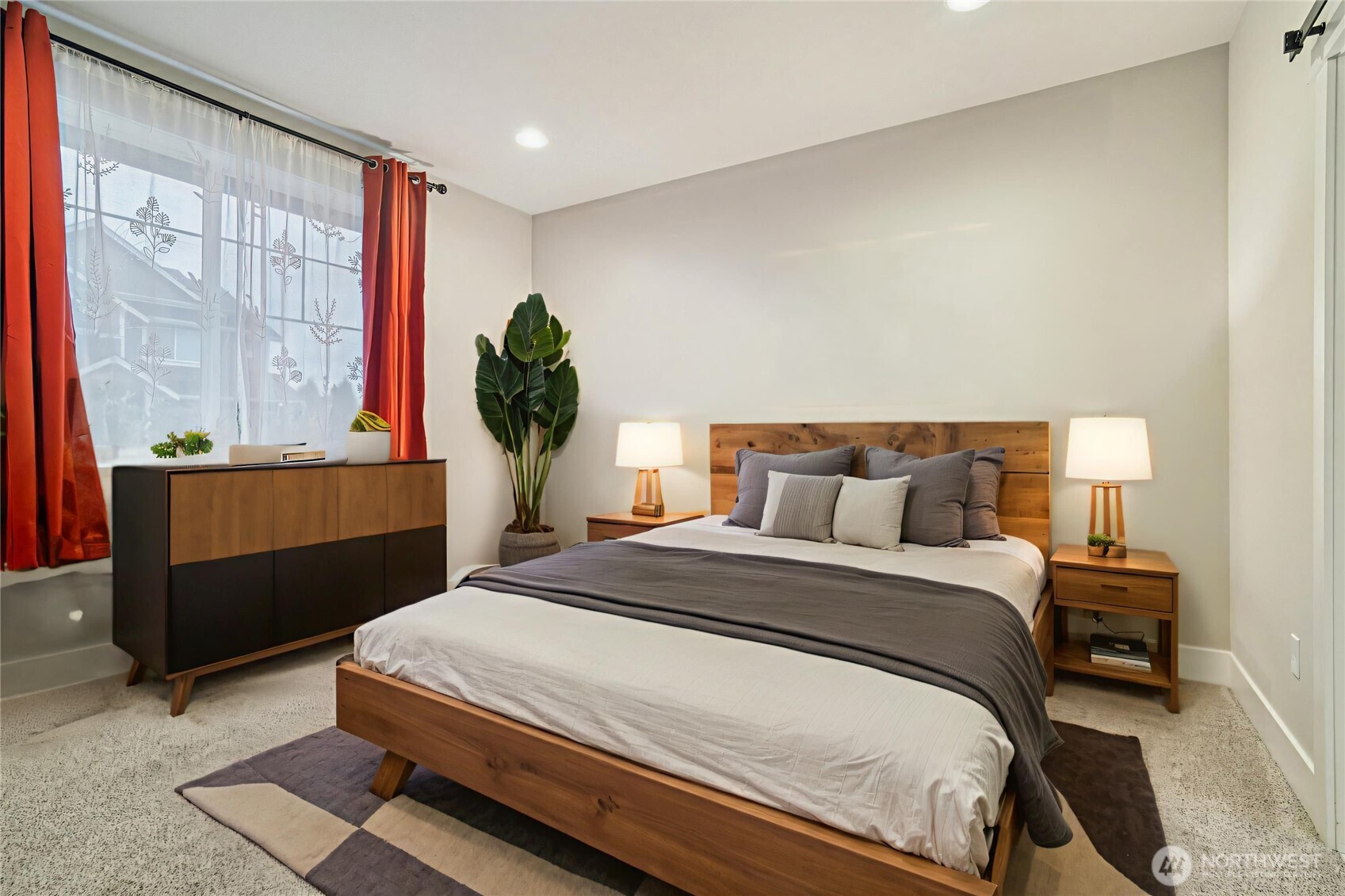 176 Love Drive , Enumclaw, WA 98022