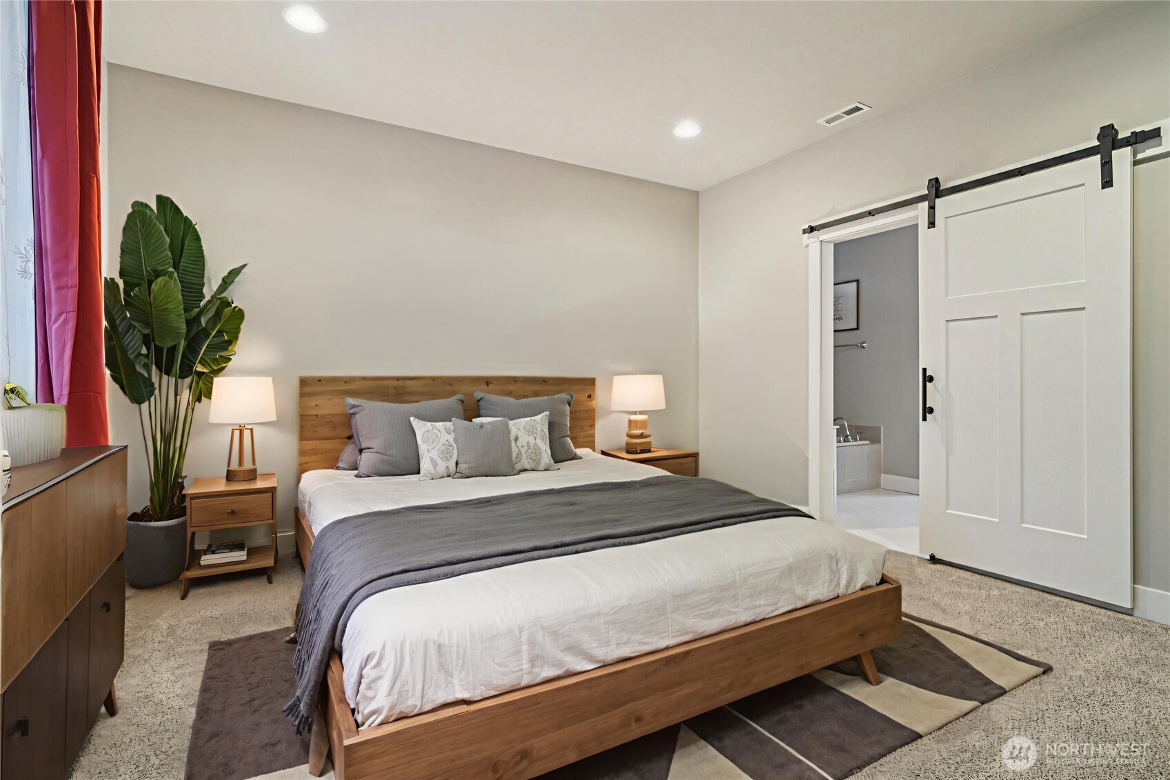 176 Love Drive , Enumclaw, WA 98022