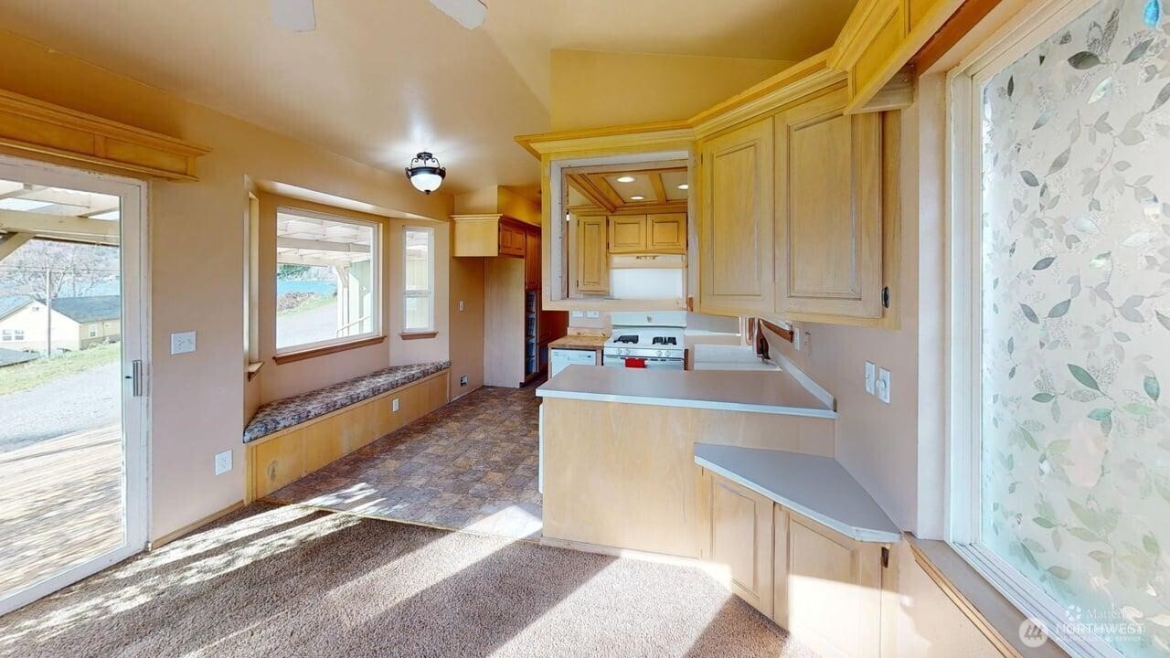 22989 Lake McMurray Lane #18, Mount Vernon, WA 98274