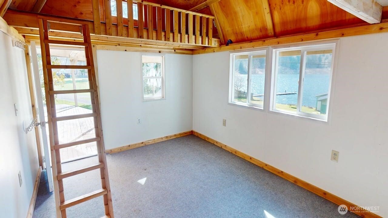 22989 Lake McMurray Lane #18, Mount Vernon, WA 98274