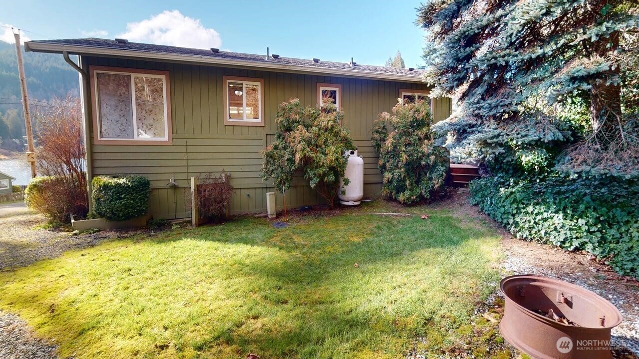 22989 Lake McMurray Lane #18, Mount Vernon, WA 98274