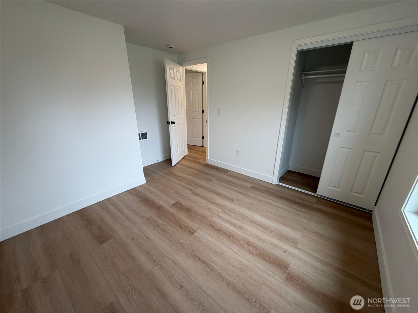 19502 2nd Avenue S, Des Moines, WA 98148