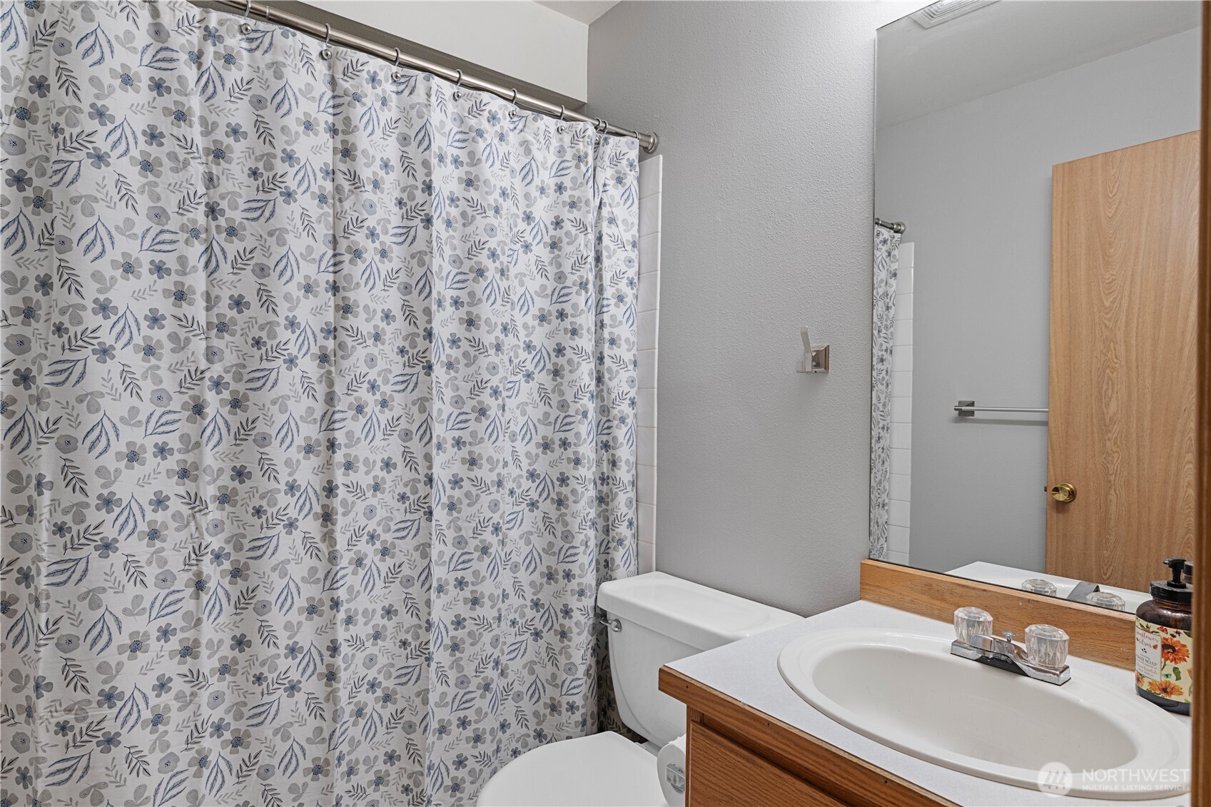 6352 24th Avenue SW, Seattle, WA 98106