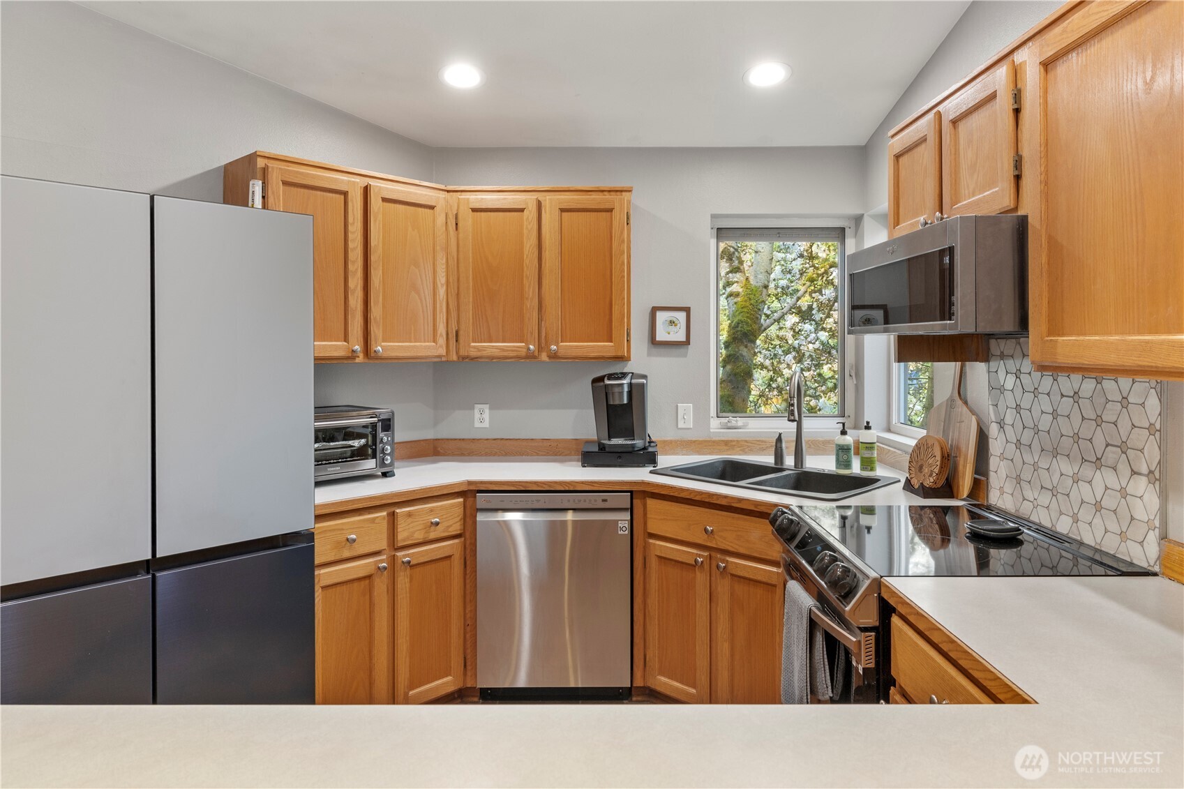 6352 24th Avenue SW, Seattle, WA 98106