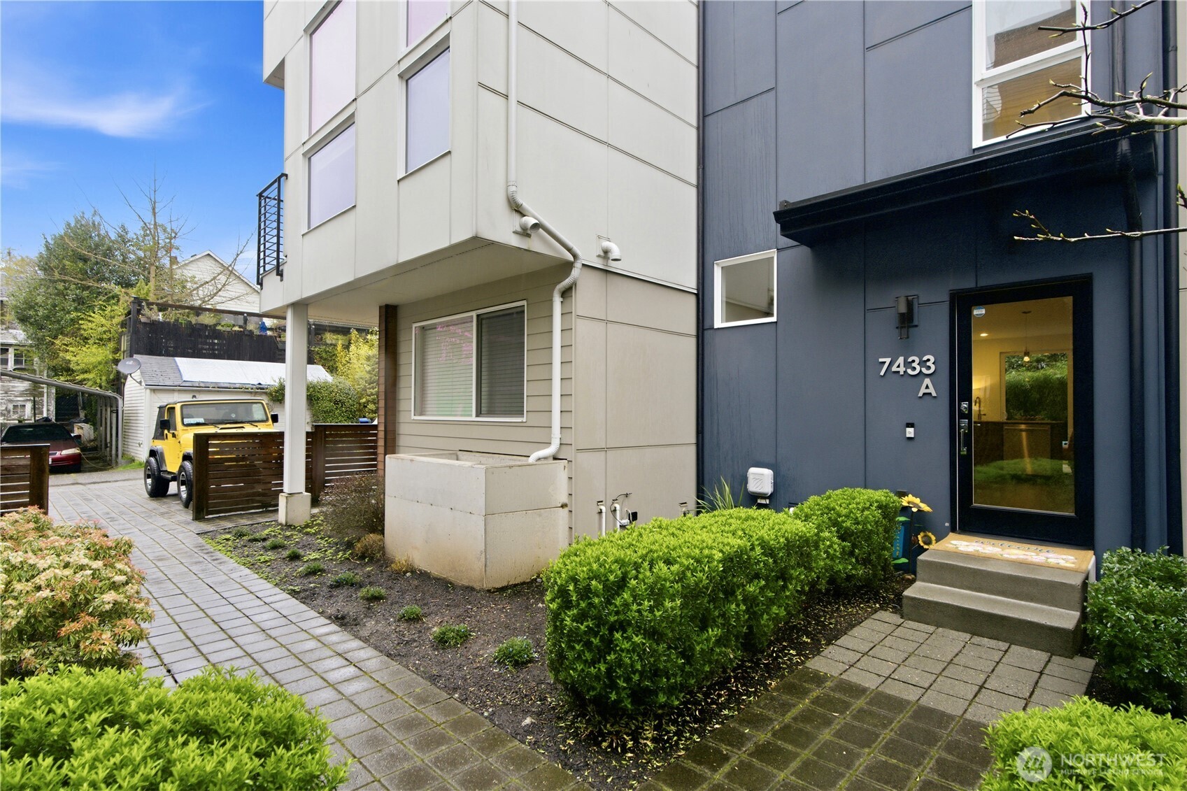 7433 A 4th Avenue NE, Seattle, WA 98115